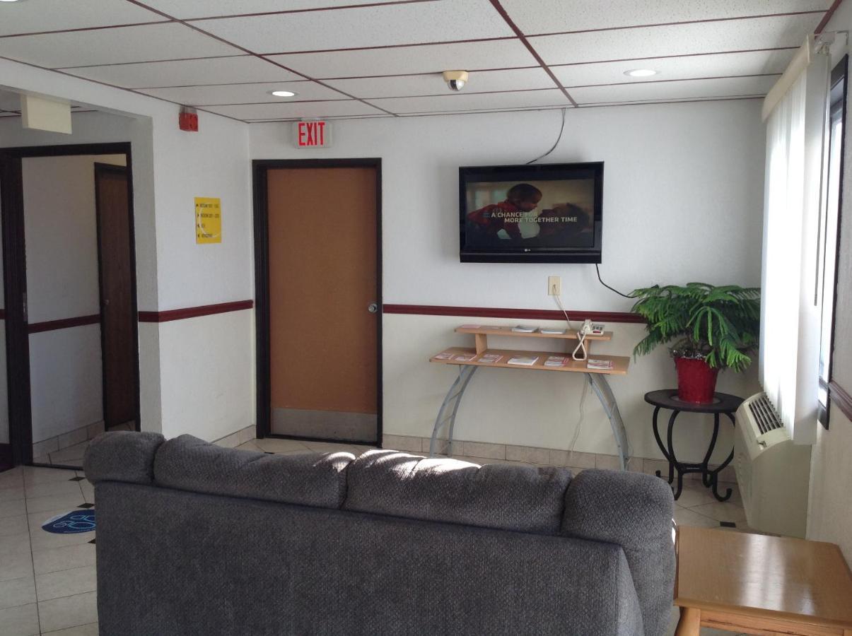 Super 8 By Wyndham Winchester Va Bagian luar foto