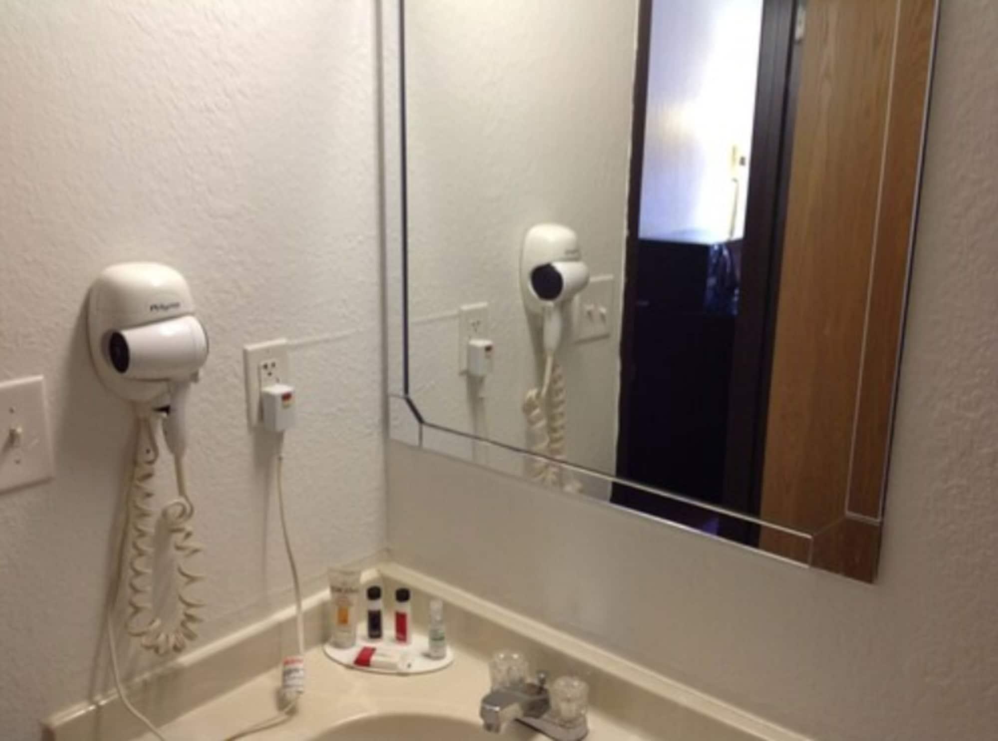 Super 8 By Wyndham Winchester Va Bagian luar foto