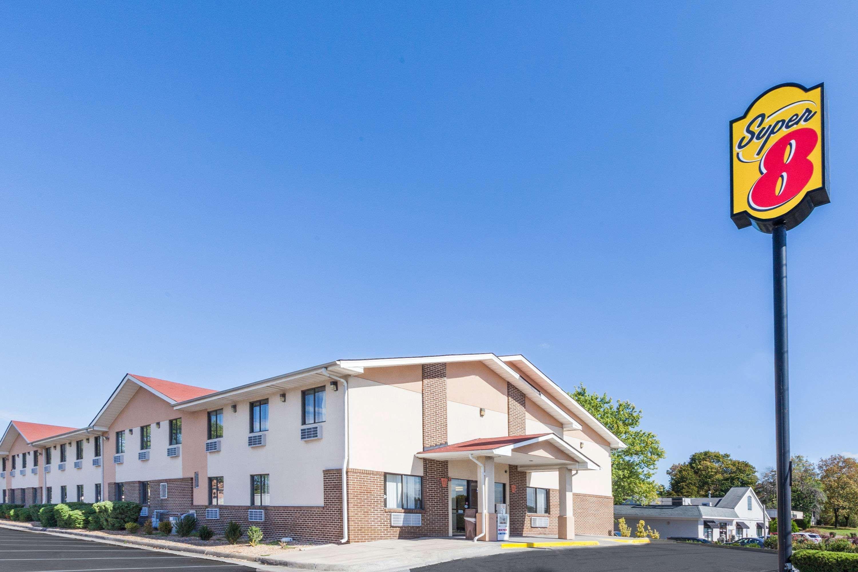 Super 8 By Wyndham Winchester Va Bagian luar foto