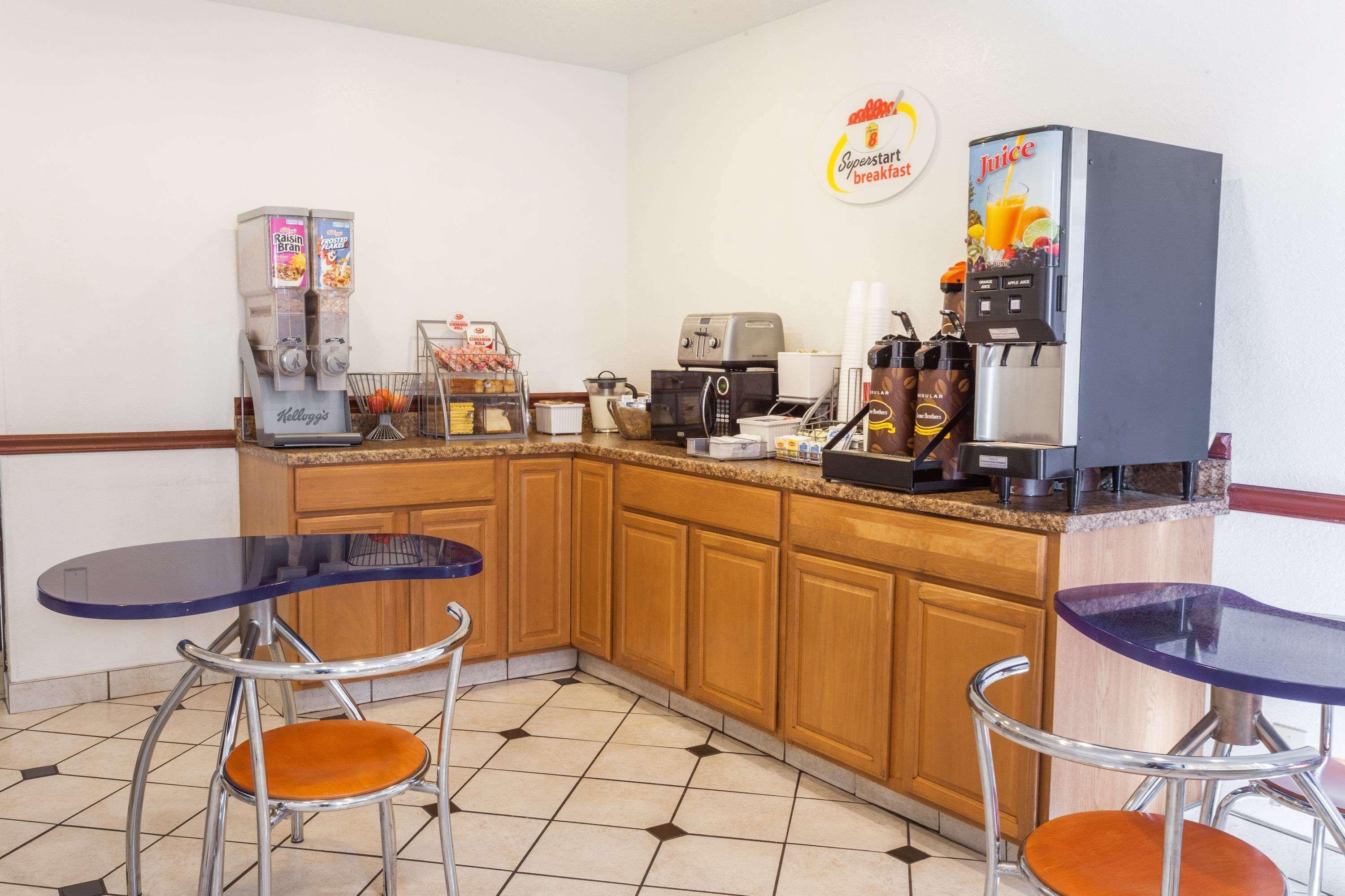 Super 8 By Wyndham Winchester Va Bagian luar foto