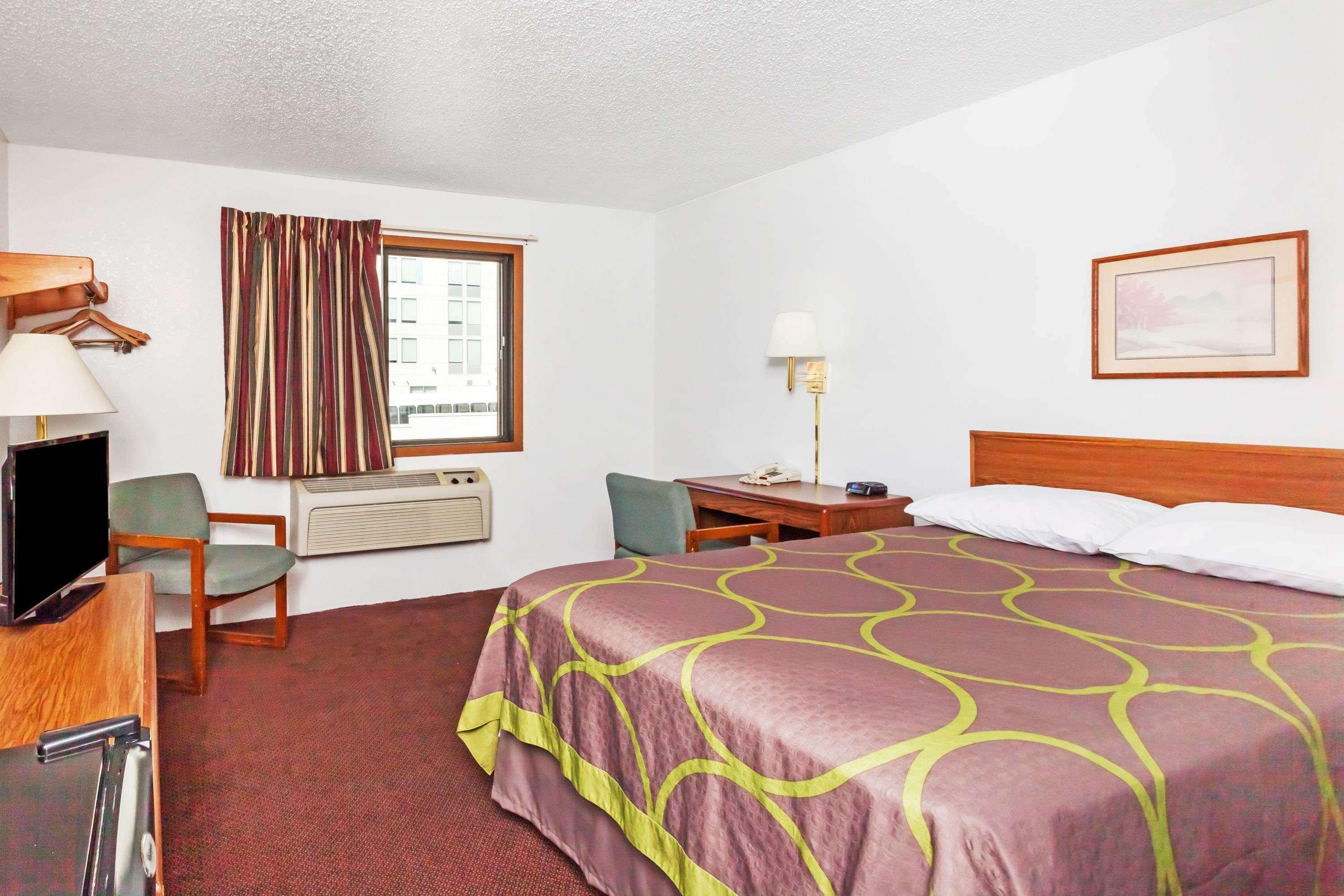 Super 8 By Wyndham Winchester Va Bagian luar foto